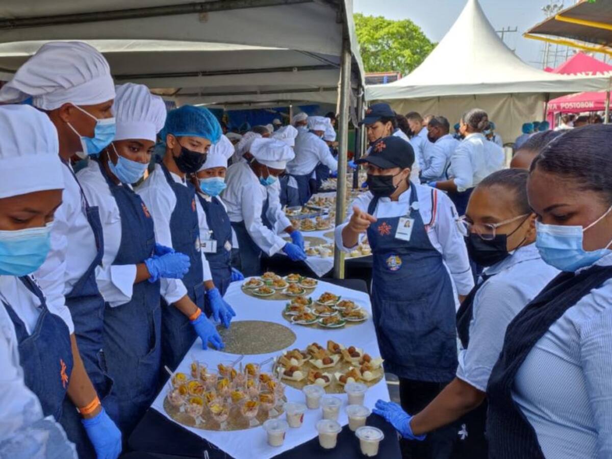 Aprendices del SENA prepararon muestra gastronómica en el Sail Cartagena