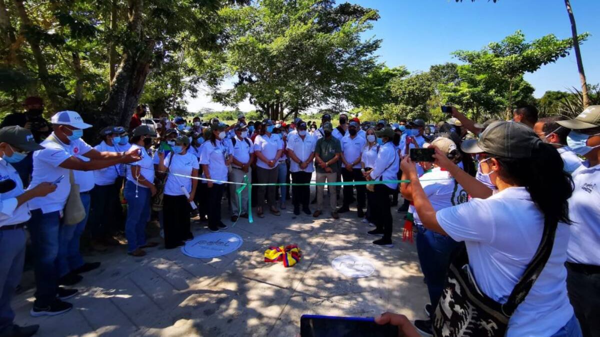 Entregan placa huella en la vereda Macaraquilla, Aracataca