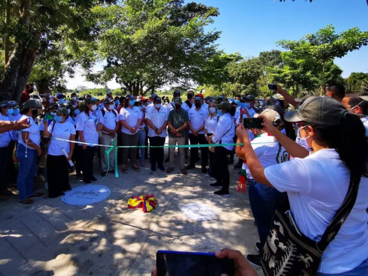Entregan placa huella en la vereda Macaraquilla, Aracataca