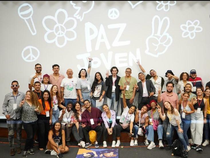 30 años de clubes juveniles en Medellín.