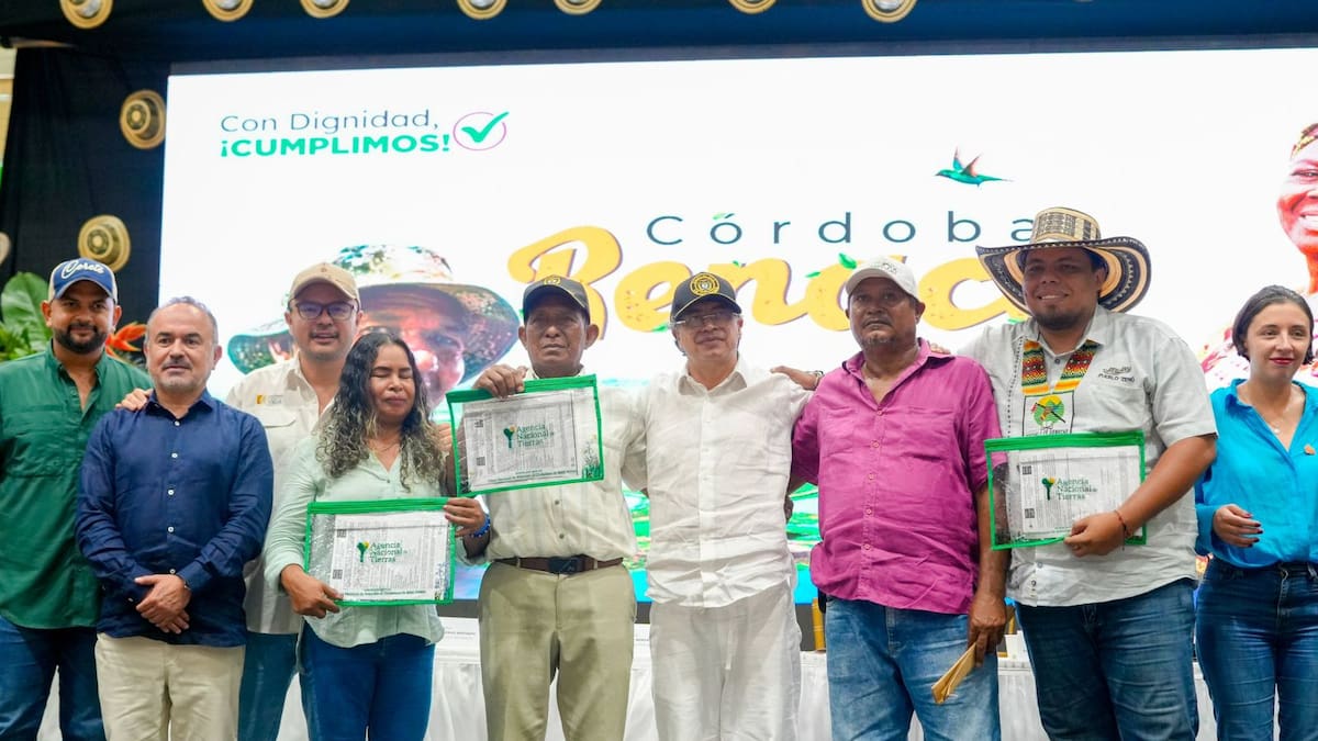 La ANT entregó 3.600 hectáreas a 1.000 familias afectadas por emergencia climática en Córdoba