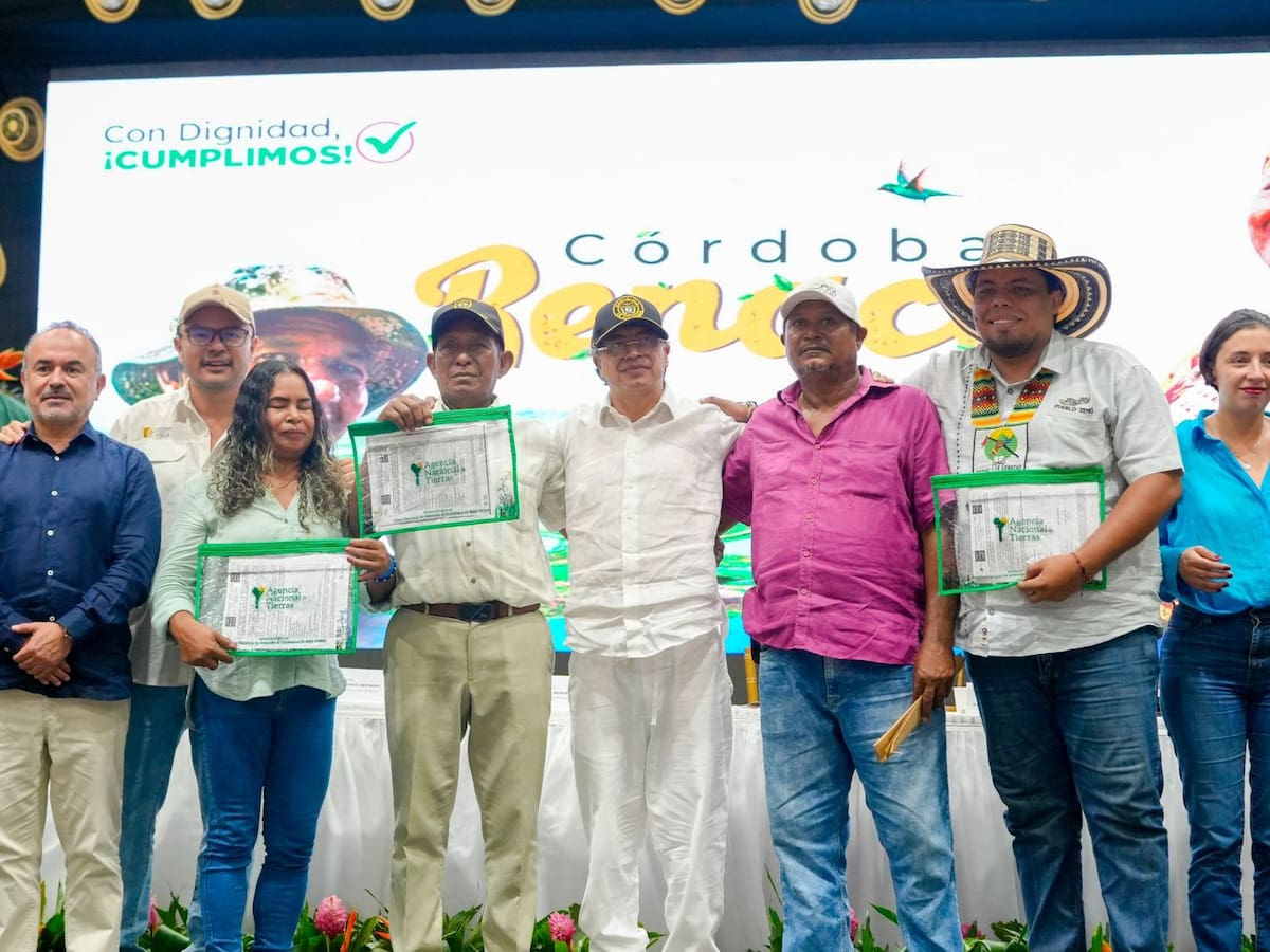 La ANT entregó 3.600 hectáreas a 1.000 familias afectadas por emergencia climática en Córdoba