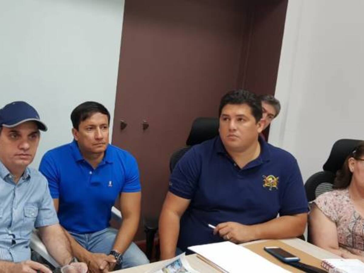 El lunes inician rescate de la draga hundida en el río Magdalena