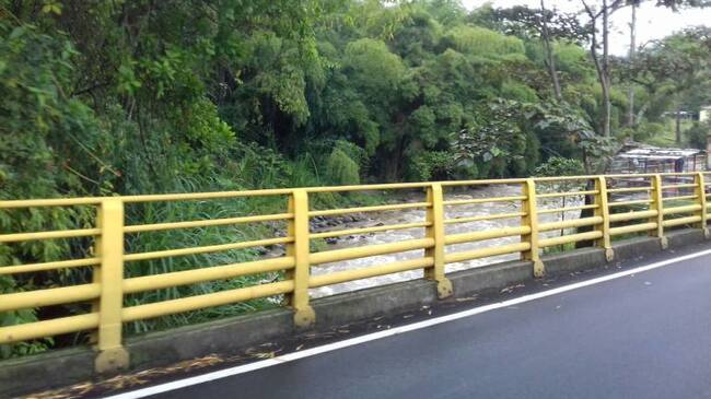 Río Quindío a su paso por La María entre Armenia y Calarcá