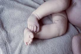 Bajo observación médica menor que cayó de segundo piso en Neiva