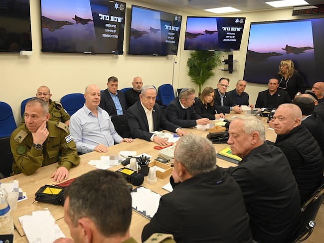 El primer ministro de Israel, Benjamín Netanyahu junto al Gabinete de Guerra. EFE/Ministerio Defensa israelí