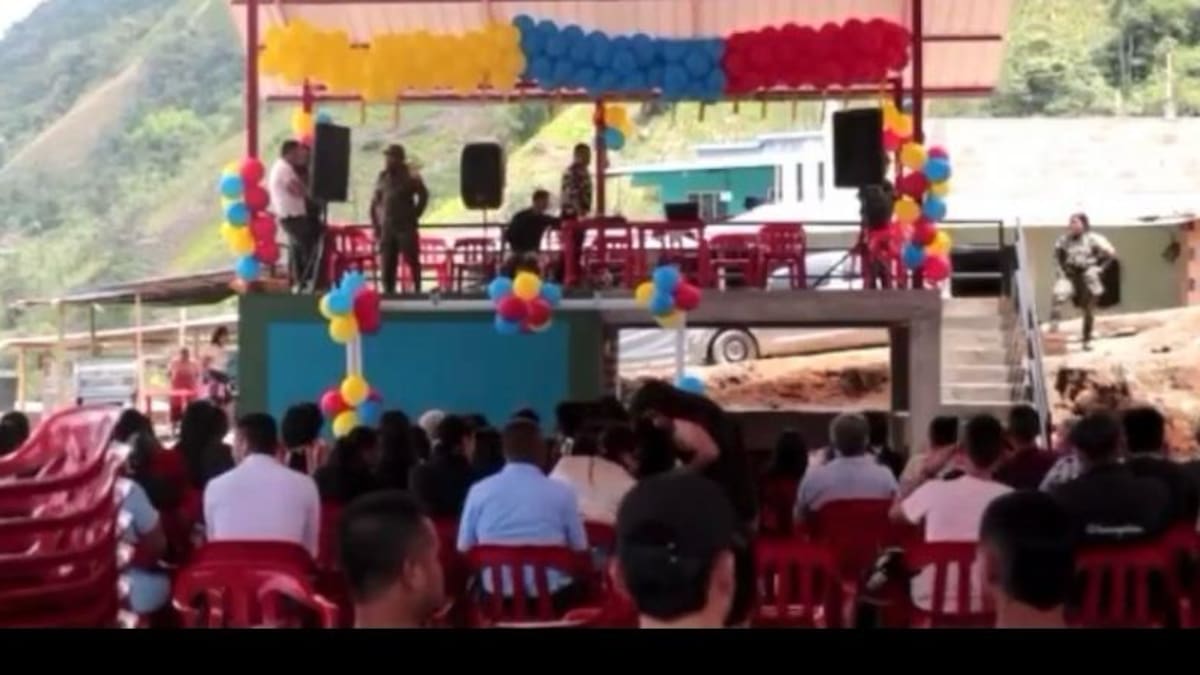Las Farc entregaron un polideportivo en zona rural de El Rosario en Nariño