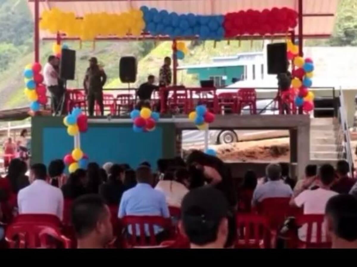 Las Farc entregaron un polideportivo en zona rural de El Rosario en Nariño