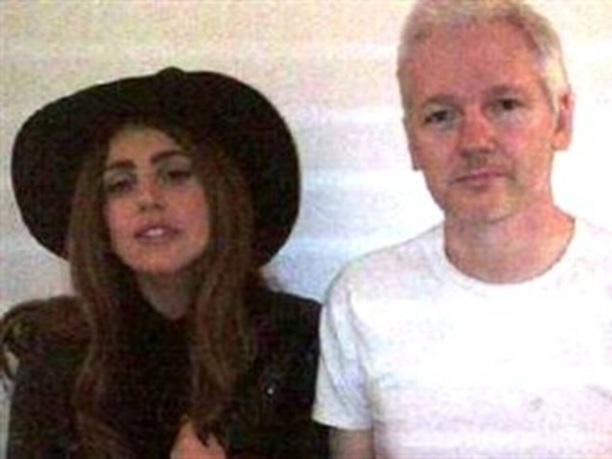 Lady Gaga visitó a Julian Assange en la embajada de Ecuador en Londres