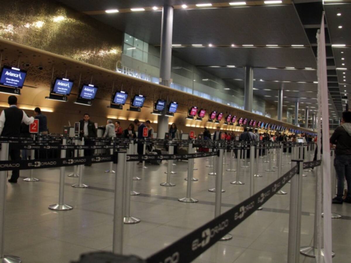 Dos funcionarios de la Dijin facilitaban tráfico de migrantes