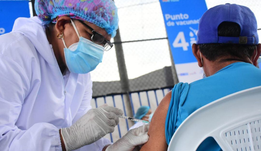 Vacunación contra COVID-19