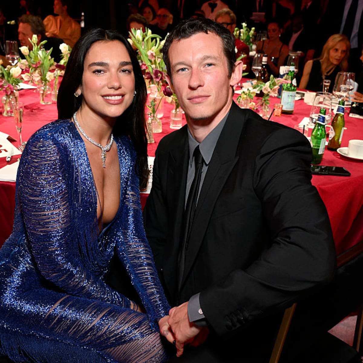 Dua Lipa se casa con el actor británico Callum Turner en una ceremonia íntima en Londres
