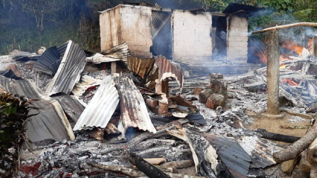 Incendio estructural deja dos adultos mayores damnificados en Marquetalia