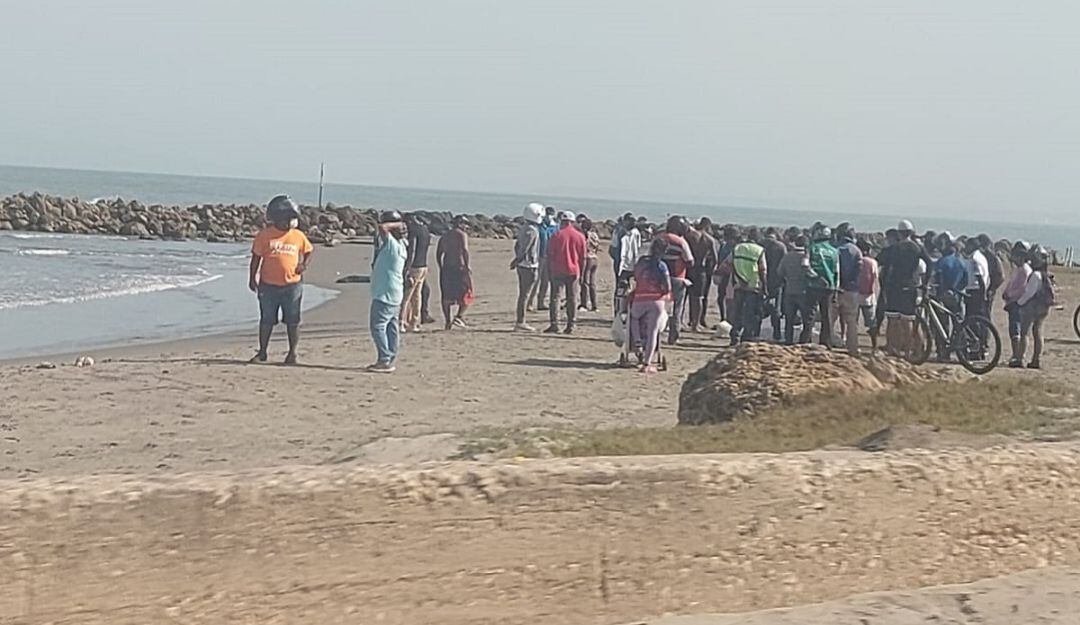 El menor de 15 años desapareció mientras se bañaba con un grupo de amigos en el barrio Marbella