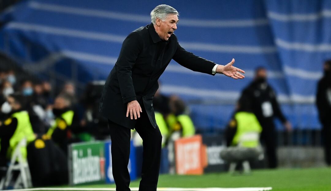 Carlo Ancelotti, director técnico del Real Madrid, durante la remontada ante el PSG.