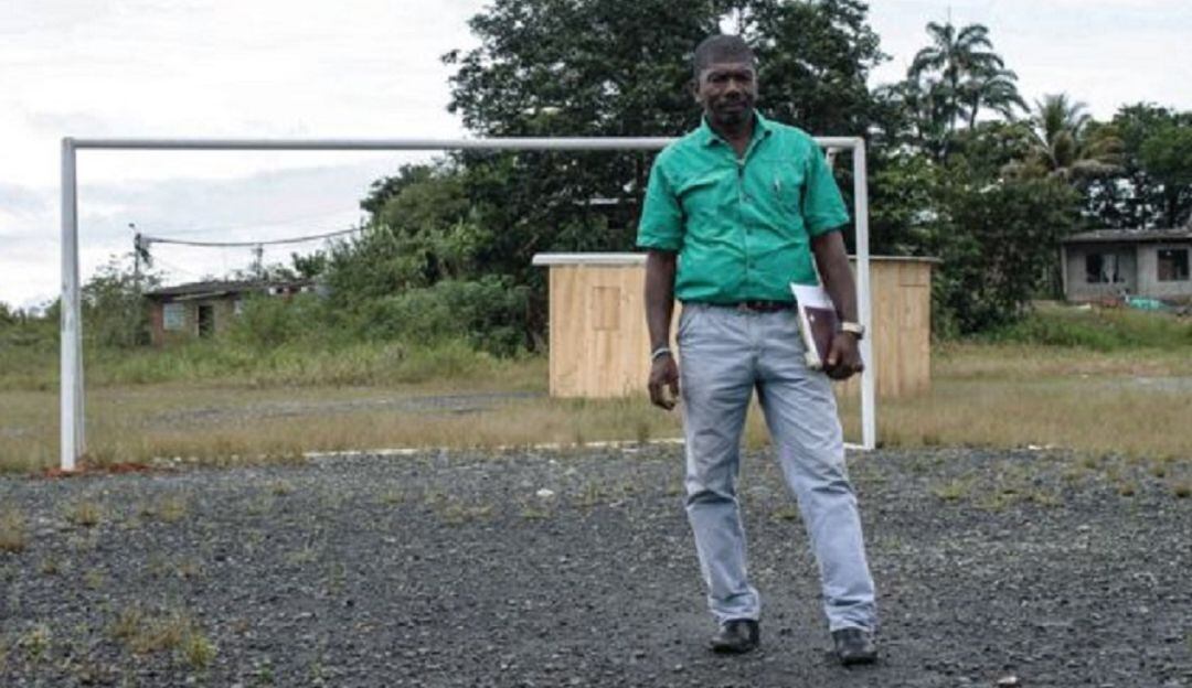 Temístocles Machado Rentería, líder social y defensor de las comunidades afectadas por el despojo de tierras en los barrios Isla de Paz, La Cima y El Oriente en Buenaventura.