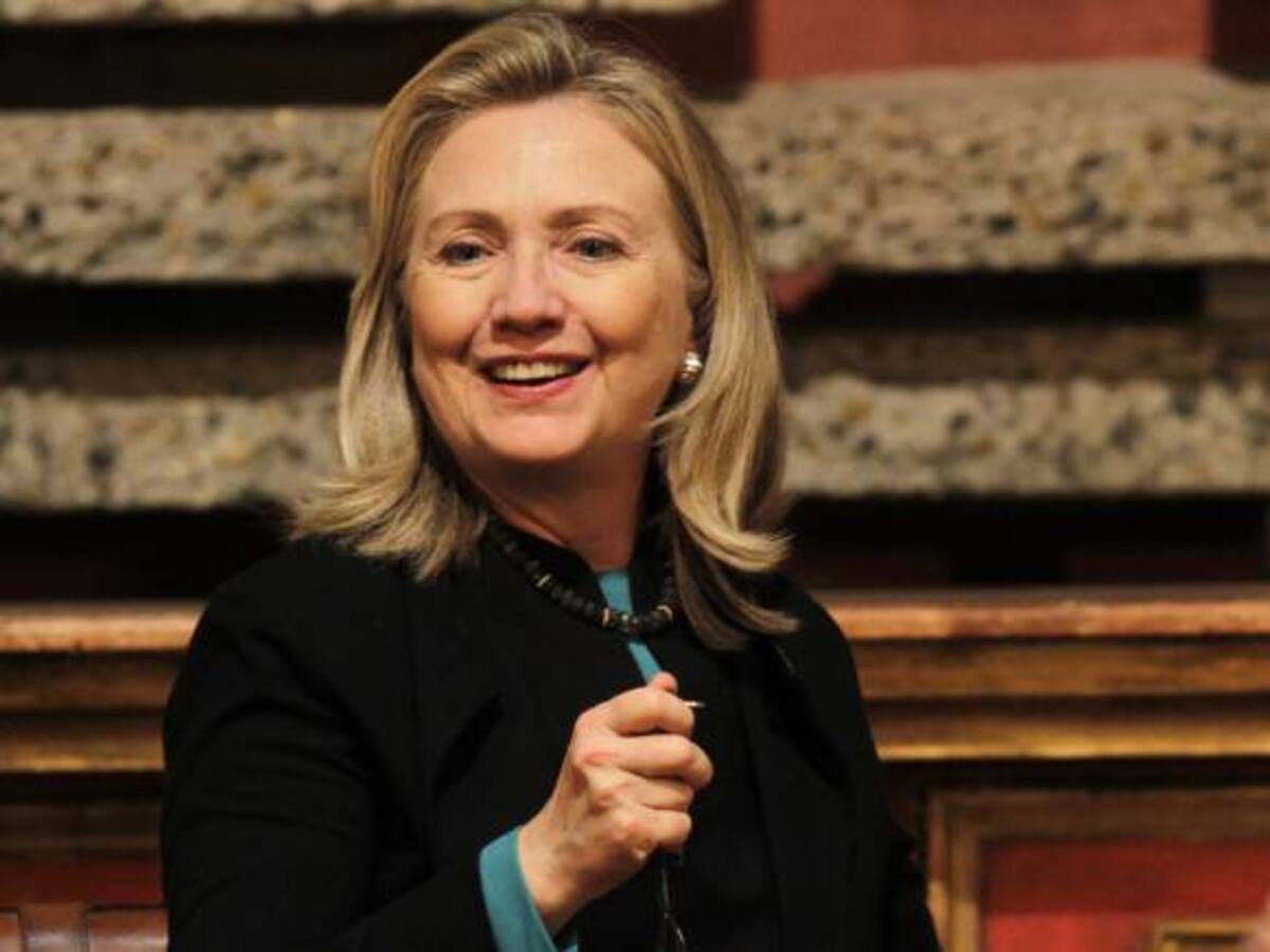 Clinton y Sanders en un fuerte cruce de argumentos antes de primaria en Estados Unidos