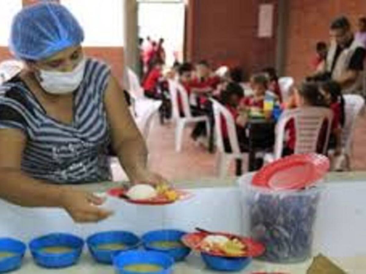 Padres de familia denuncian que el PAE no ha iniciado entrega de almuerzos