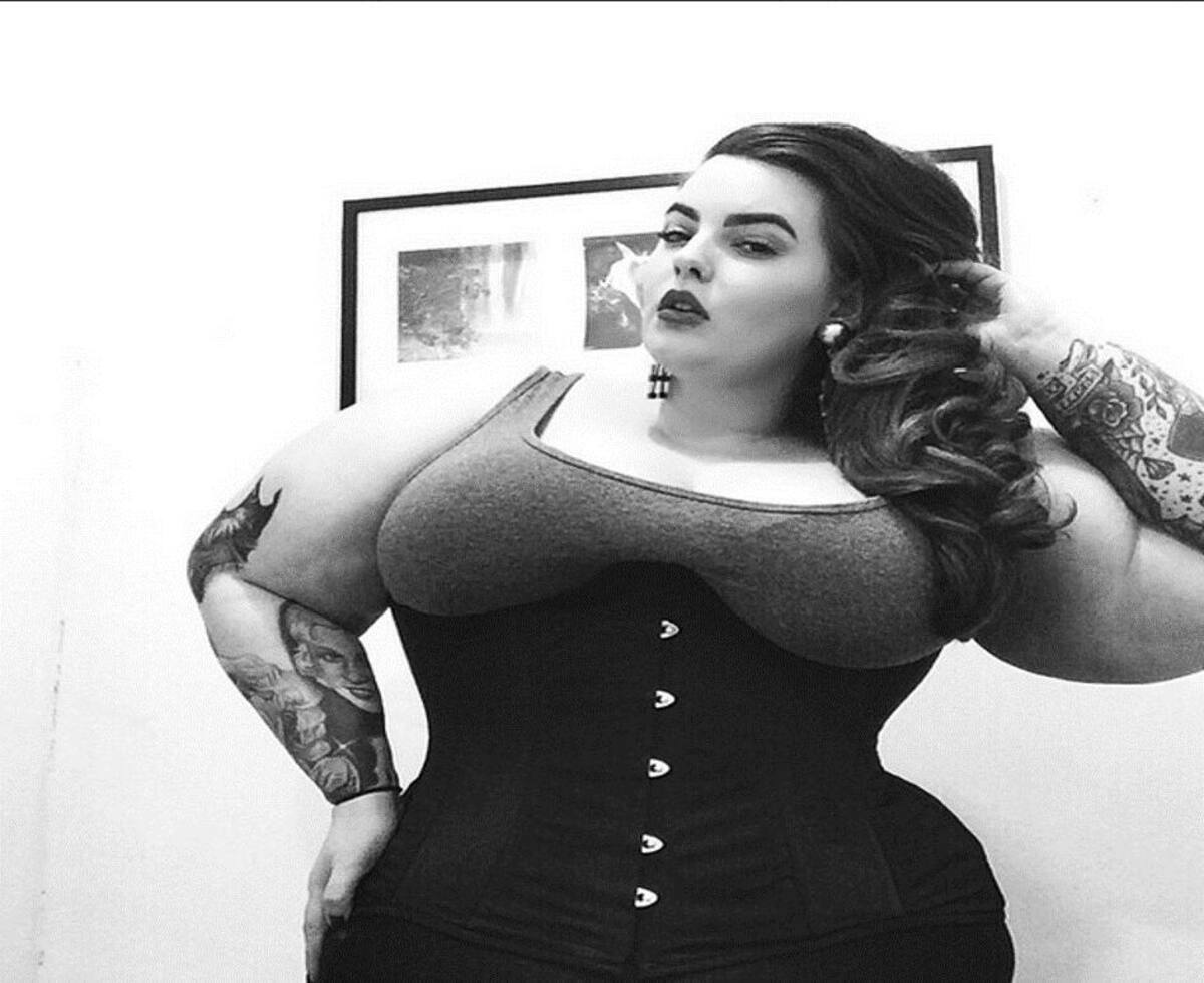 La modelo fue noticia por la contratación de la agencia MiLK Model Management. Le seguimos la pista en redes sociales, donde su lema es #EffYourBeautyStandards (Al diablo tus estándares de belleza).