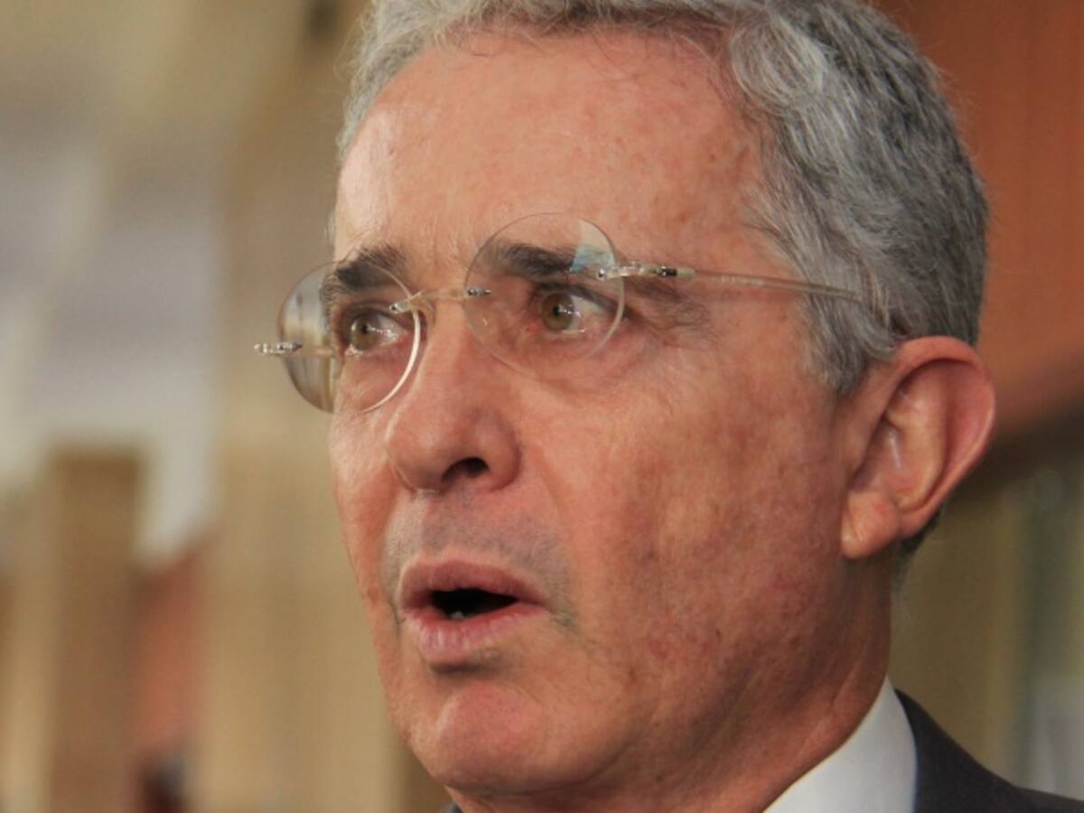 New York Times retoma testimonios de supuestos nexos Uribe - paramilitares
