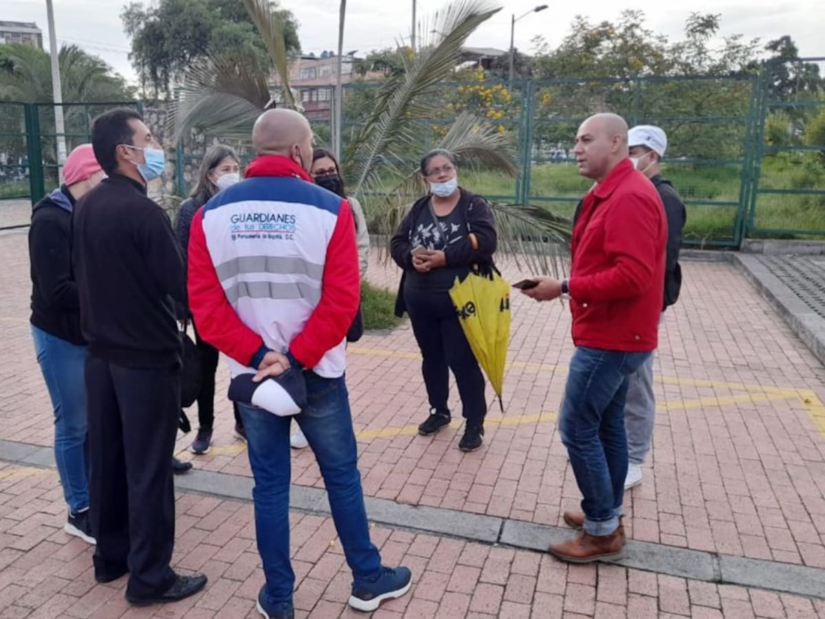 Diez heridos dejó batalla campal entre estudiantes de un colegio en Bogotá