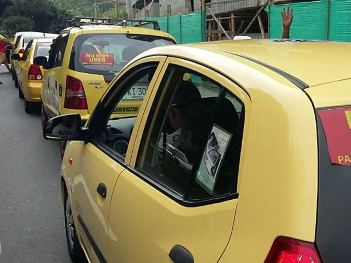 Un 50% han reducido las ganancias de los taxistas tras llegada de Uber a Armenia