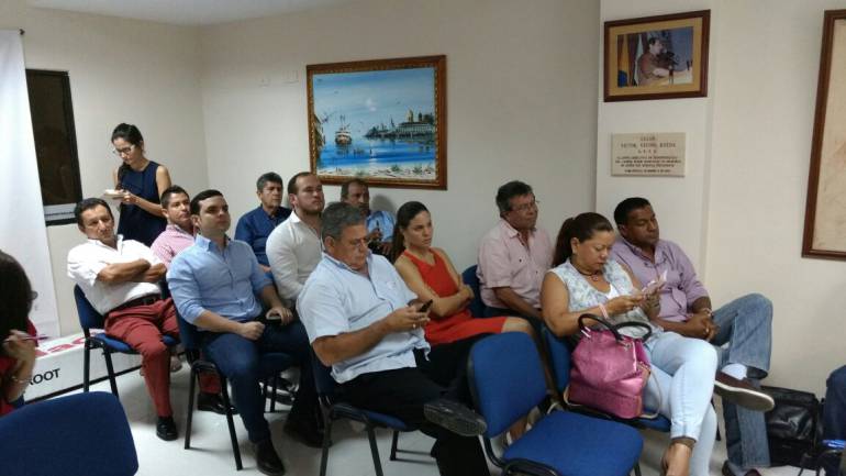 Empresarios del sector de combustibles en la Región Caribe, durante rueda de prensa.