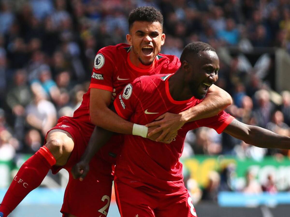 Con Luis Díaz titular, Liverpool le ganó a Newcastle y acecha al City