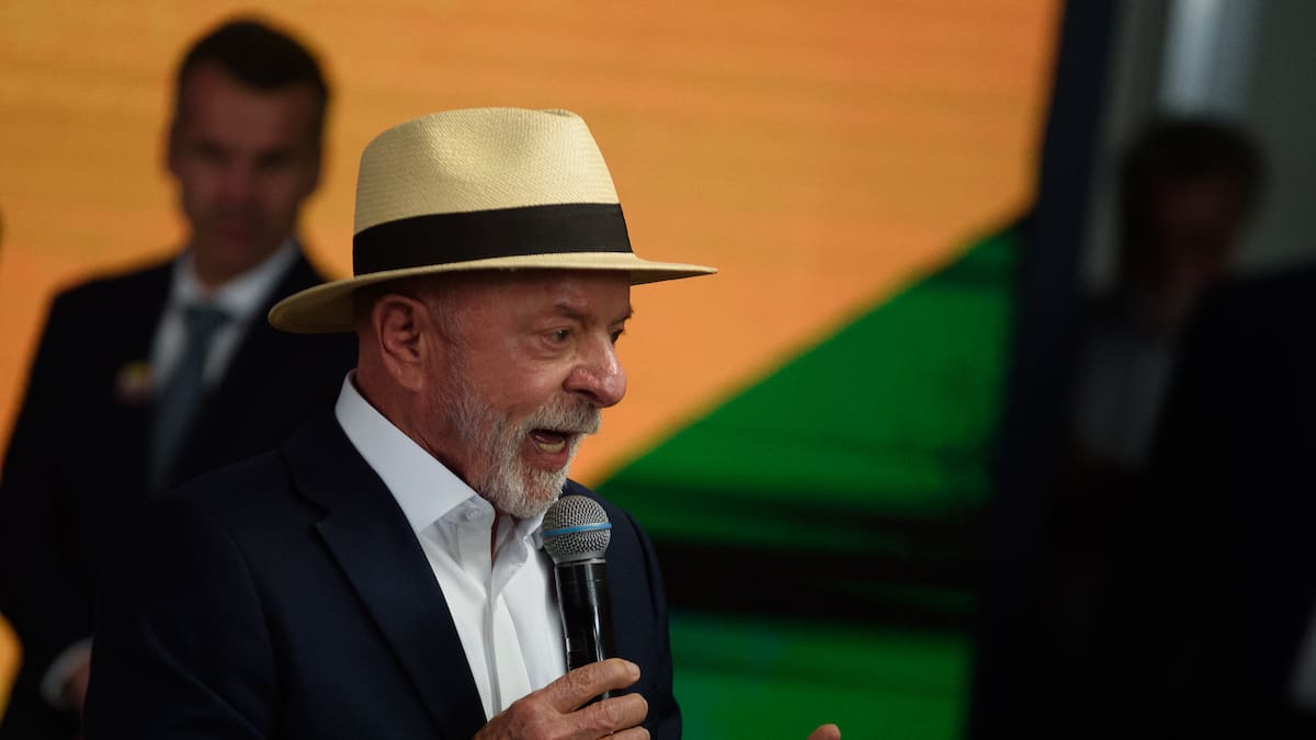 Lula pide “matar la desgracia” y vencer a Flávio Bolsonaro en primera vuelta este domingo