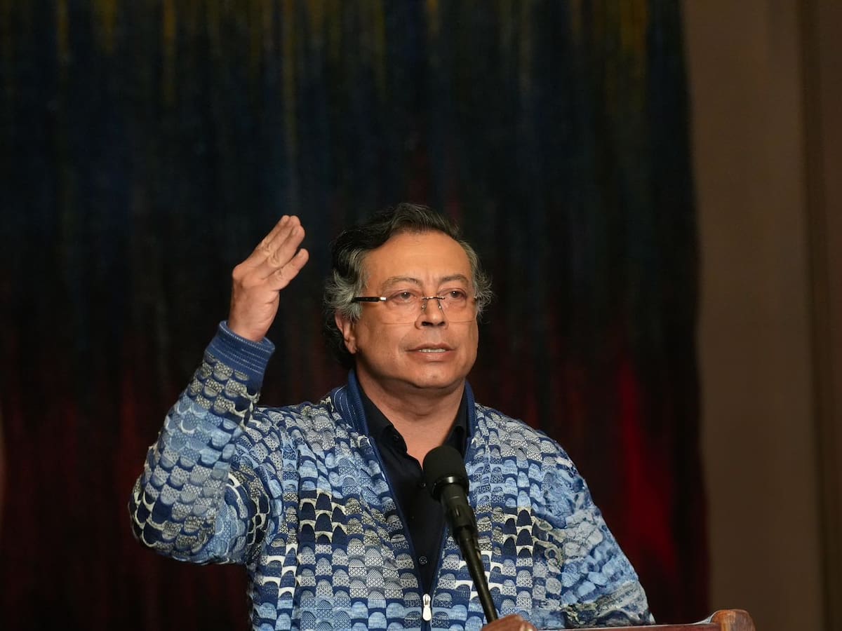 Al Oído: Petro, el prevaricador, se quita la máscara y deja ver al dictador