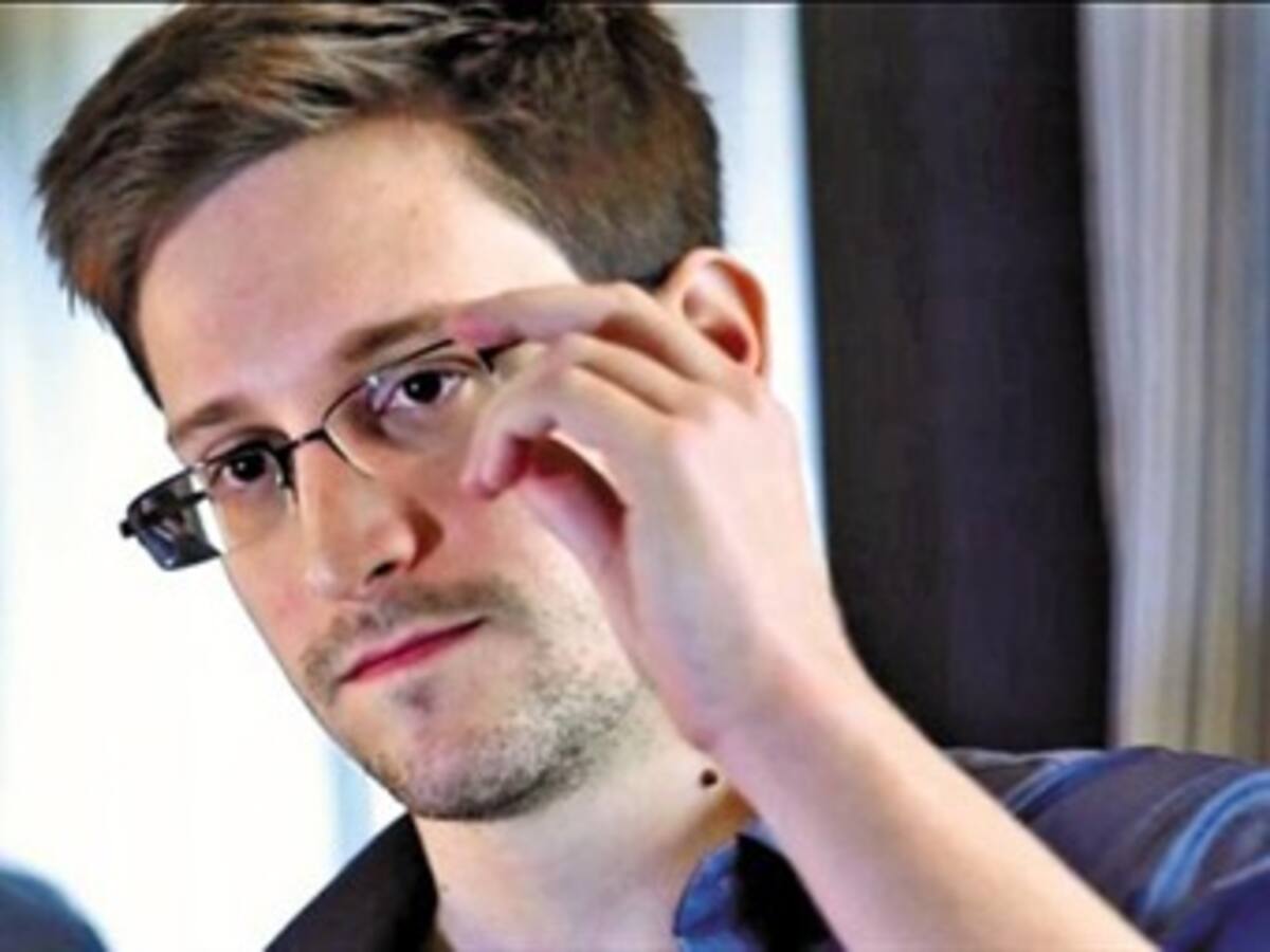 Edward Snowden ya tiene un pasaporte con el que podría viajar