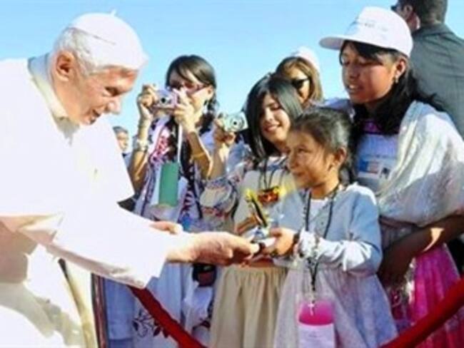 El Papa bendijo a los niños y pidió protegerlos para que su sonrisa nunca se apague