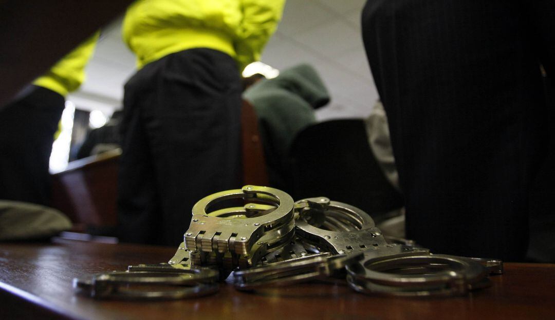 Uno de sus cómplices, alias 'El Soldado', fue seducido en redes sociales por una sagaz agente del Gaula, que permitió sacarlo de su escondite.