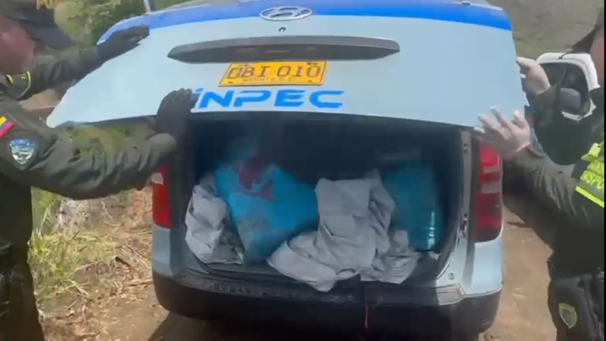 Incautan marihuana en vehículo adecuado con logos del Inpec en el Valle del Cauca