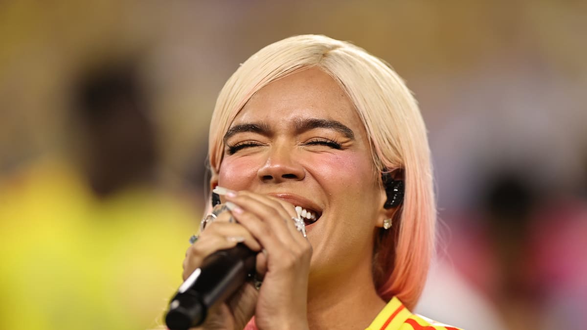 Karol G se lució en la final de la Copa América cantando el himno de Colombia