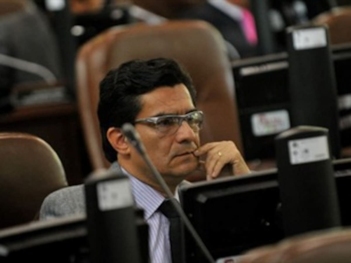 Hollman Morris pide que investiguen a concejal por mensajes homofóbicos