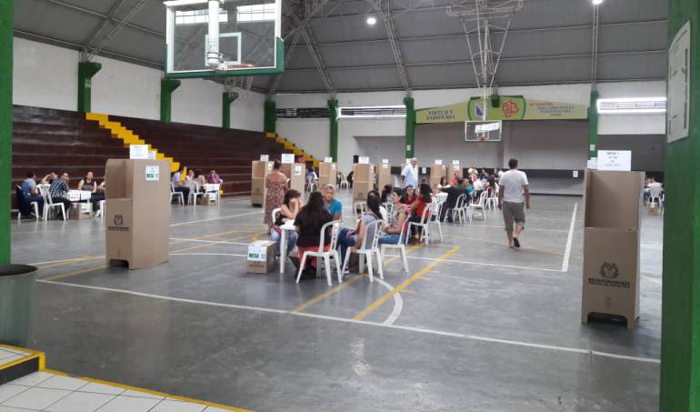 En el coliseo de Bethelemitas, puesto de votación en centro de Armenia muy poca asistencia
