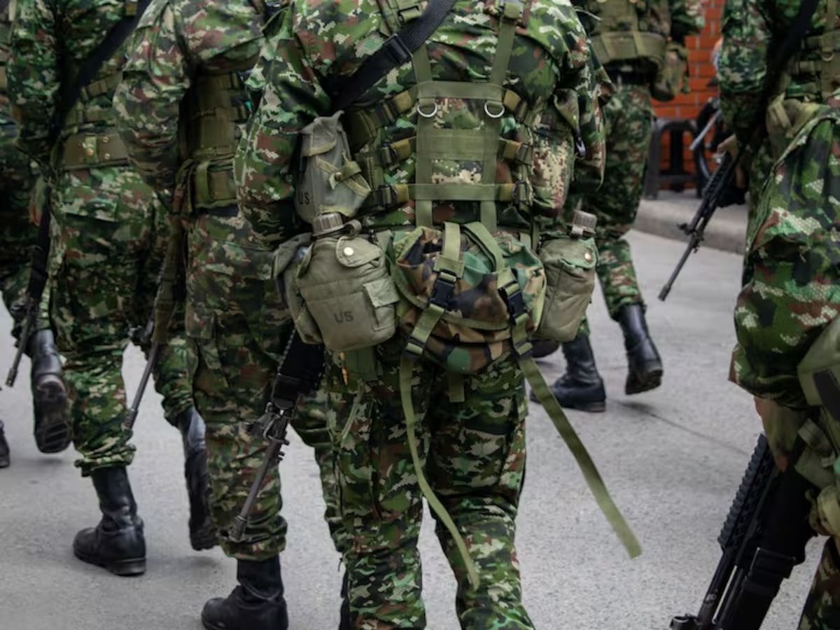 Disidencias de las Farc mantienen en su poder el cuerpo de un militar asesinado en el Cauca