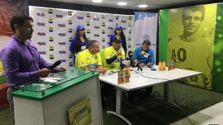 Flabio Torres fue presentado como nuevo DT del Bucaramanga