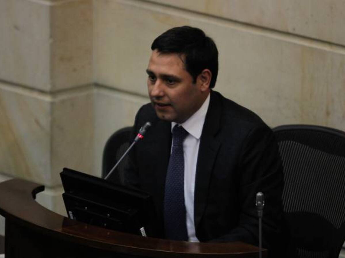 Lizcano llevará a convención de La U propuesta de alianza con Vargas Lleras