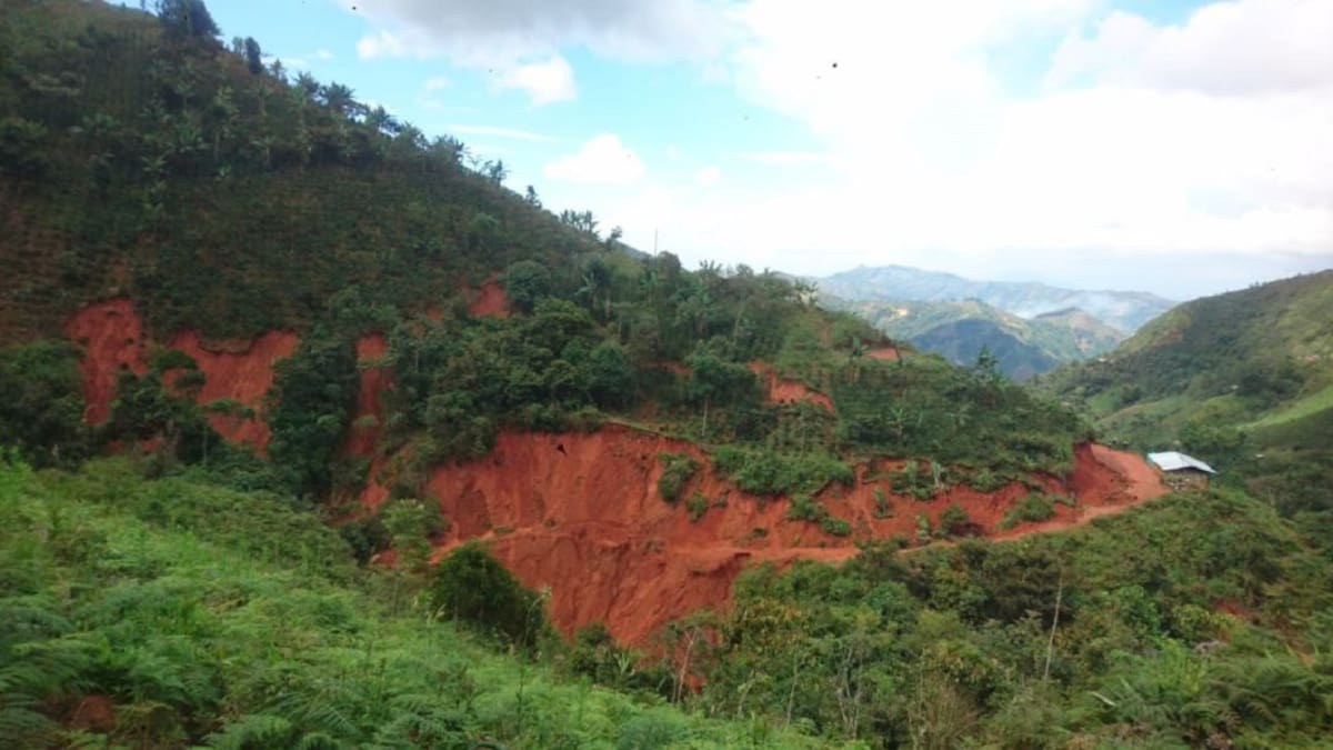 Una familia quedó sepultada tras una avalancha en Morales, Cauca