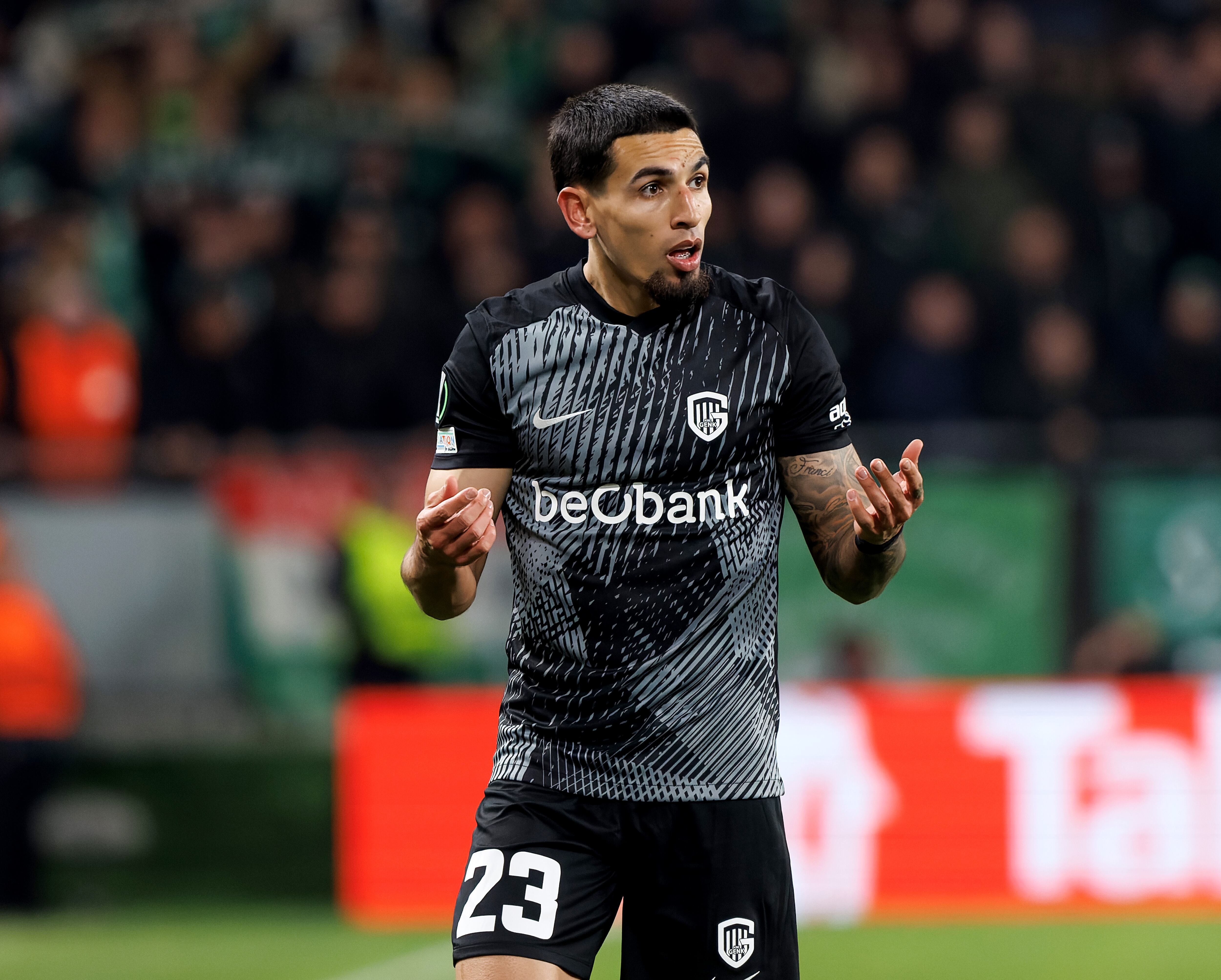 Daniel Muñoz es una de las figuras del KRC Genk de Bélgica. (Photo by Laszlo Szirtesi/Getty Images)