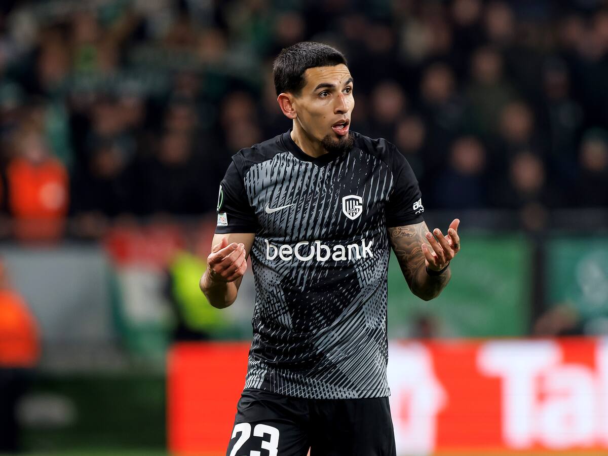 Daniel Muñoz tiene acuerdo con un equipo de la Premier: ¿qué falta para cerrar su fichaje?