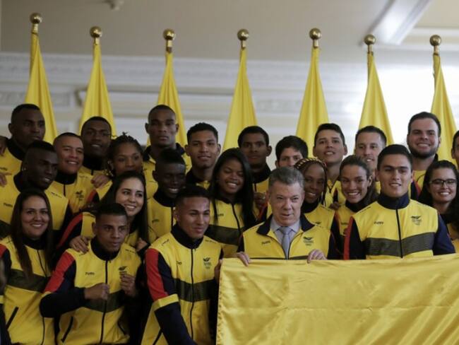 El Presidente Santos entregó la Bandera camino a los Juegos Suramericanos