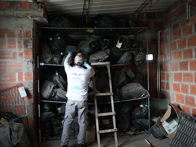 Los restos óseos fueron hallados en 34 contenedores del cementerio del municipio Agustín Codazzi (Cesar). Foto: UBPD.