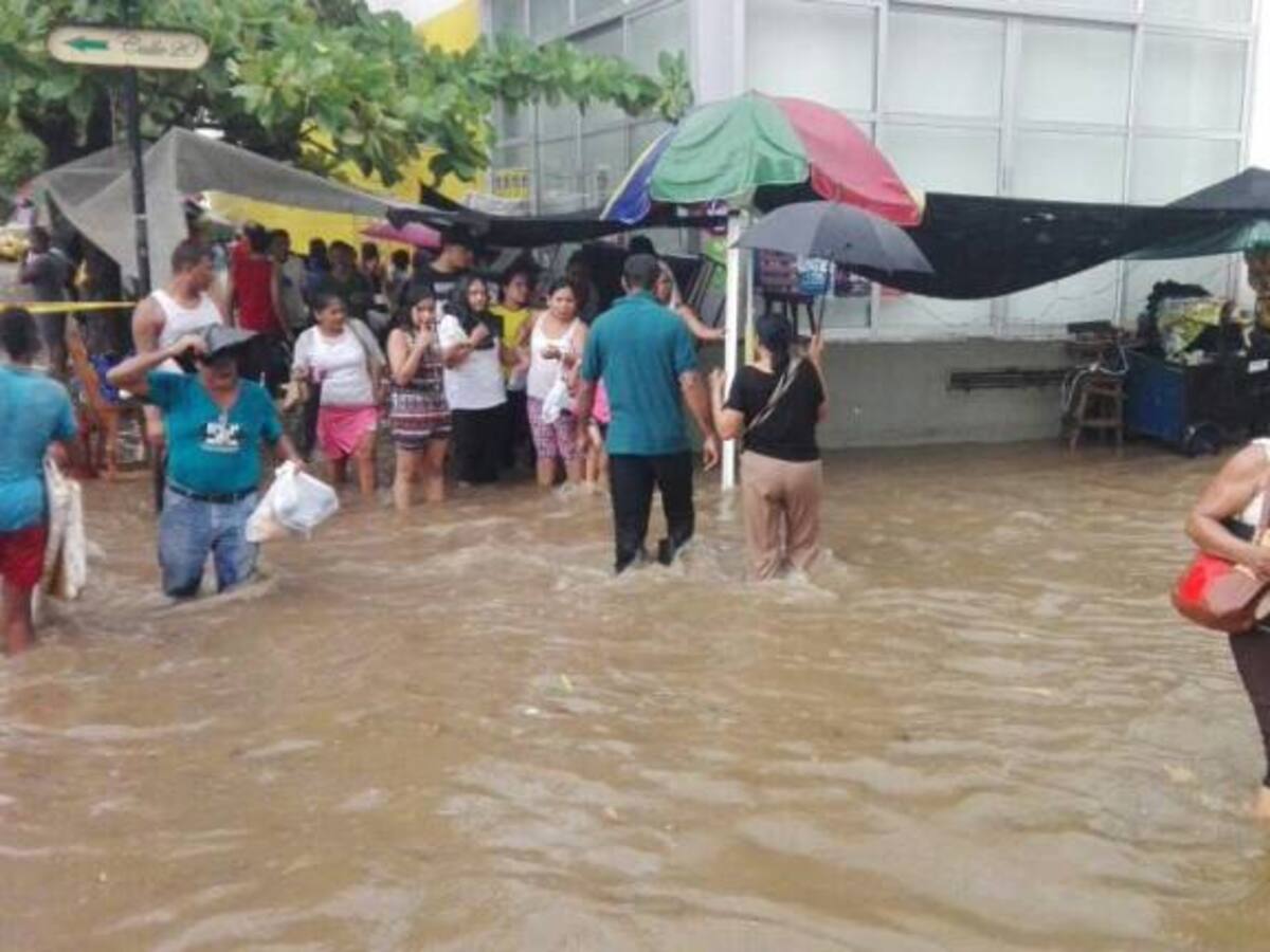 Torrencial aguacero inundó más de 40 barrios en Santa Marta