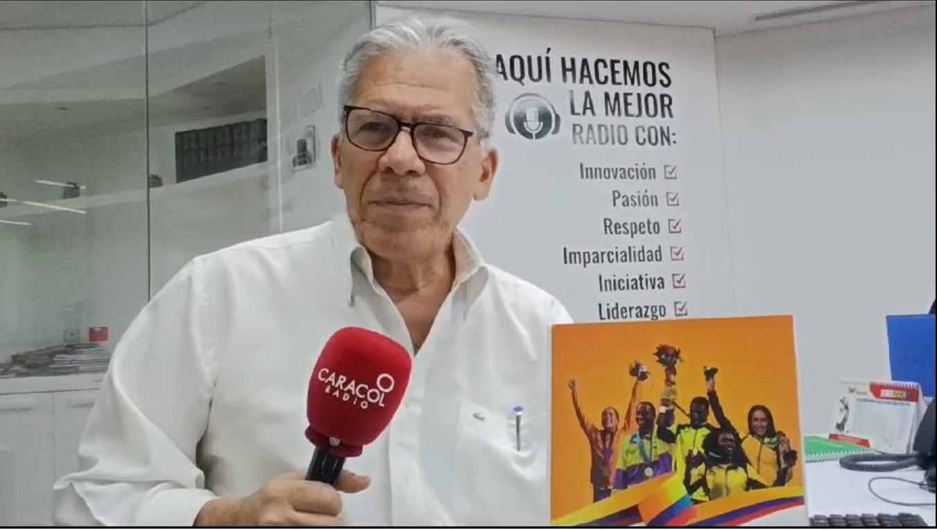 Ramiro Varela autor del libro “100 años hacia el deporte” / Foto: Caracol Radio Cali