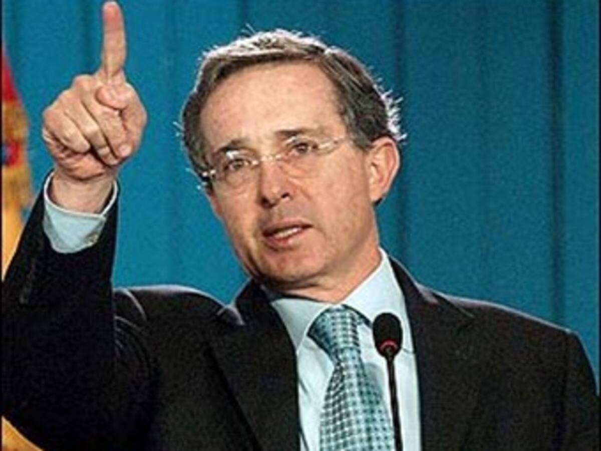 Carta del embajador en Washington pide que se 'aplaste' citación a Uribe en EEUU