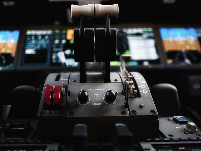 Es una decisión responsable: gral. Guillermo León sobre compra de aviones de guerra