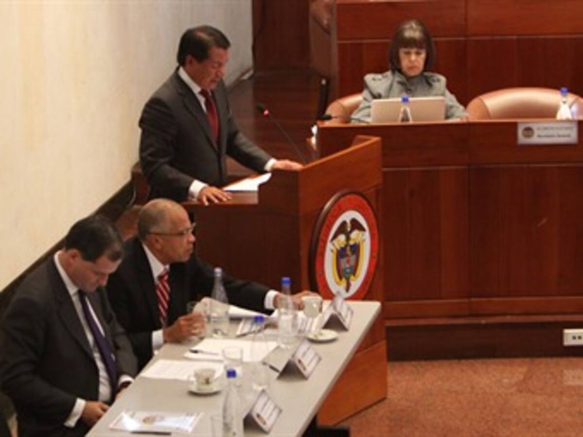 Defensor del Pueblo en contra de posición del fiscal General